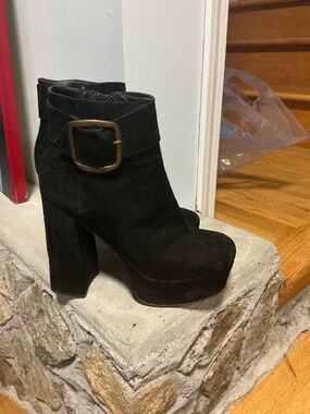 B2 Ultra Suede Platform** bit of wear to note